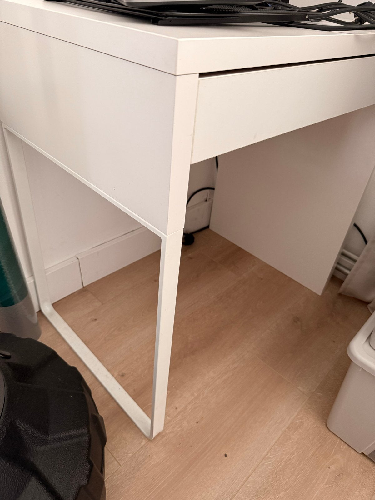 IKEA Bureau met lade - Compact en functioneel, Ophalen, Met lades, Gebruikt, IKEA
