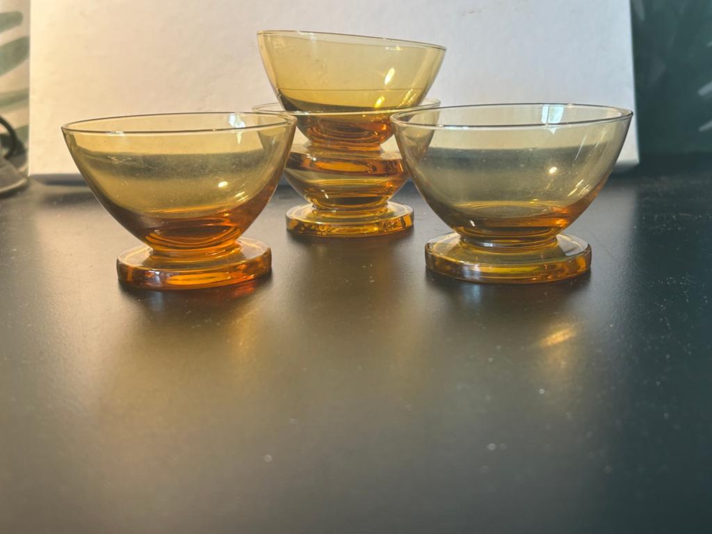 4 vintage amber kleurige glazen / coupes, Antiek en Kunst, Ophalen of Verzenden