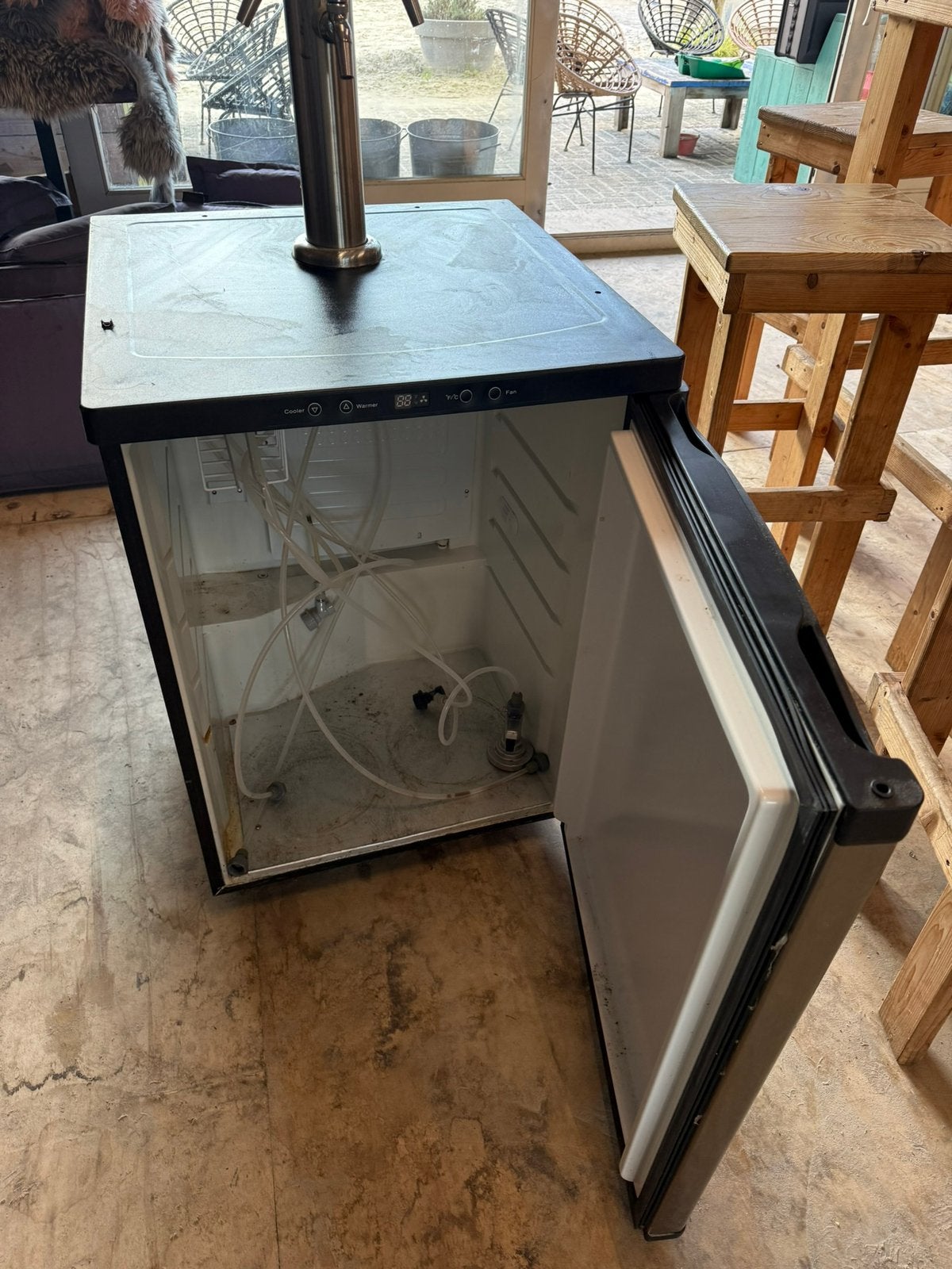 Biertap met koolzuur fles, Ophalen