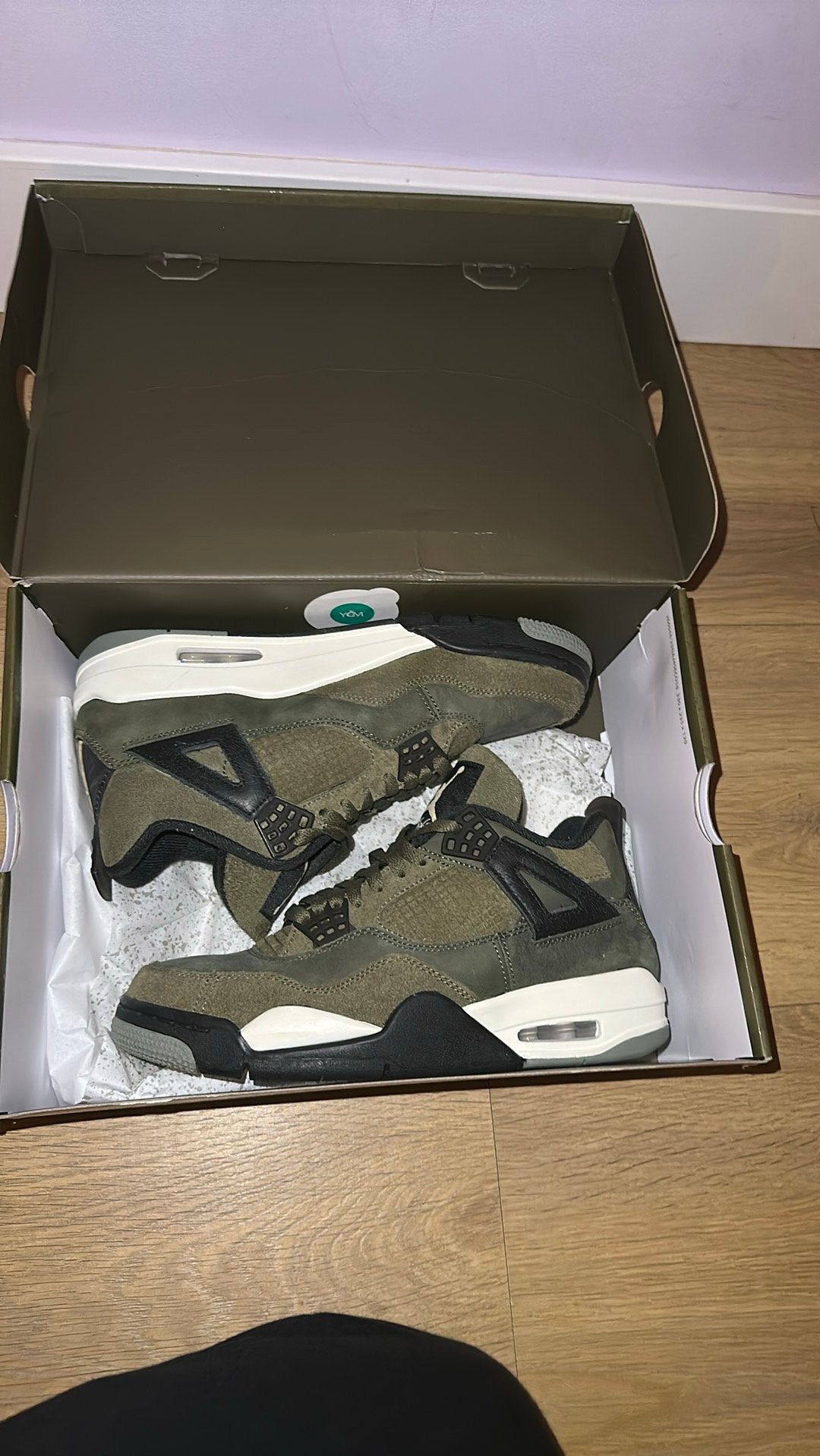 Jordan 4 retro olive green, maat 40,5, Kleding | Heren, Schoenen, Overige kleuren, Nieuw, Ophalen of Verzenden, Sneakers of Gympen