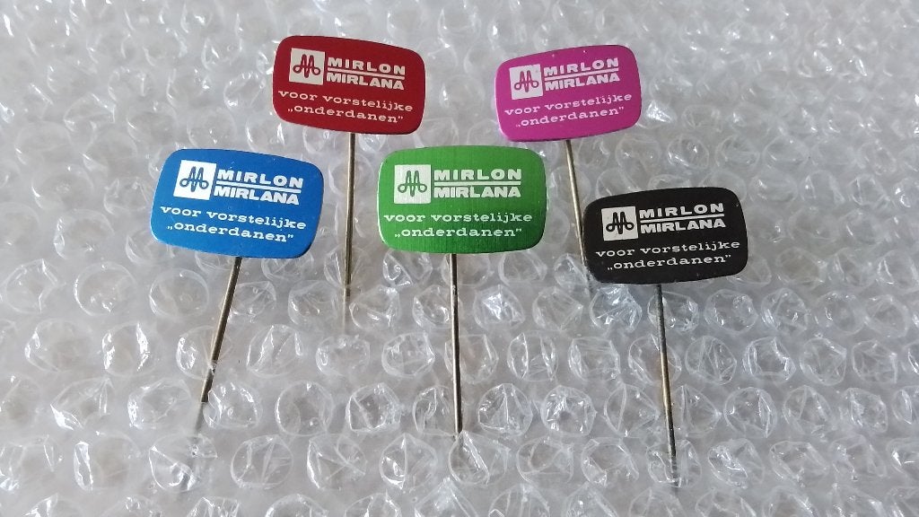 5 verschillende kleuren speldjes mirlon mirlana, Ophalen of Verzenden, Zo goed als nieuw, Overige onderwerpen