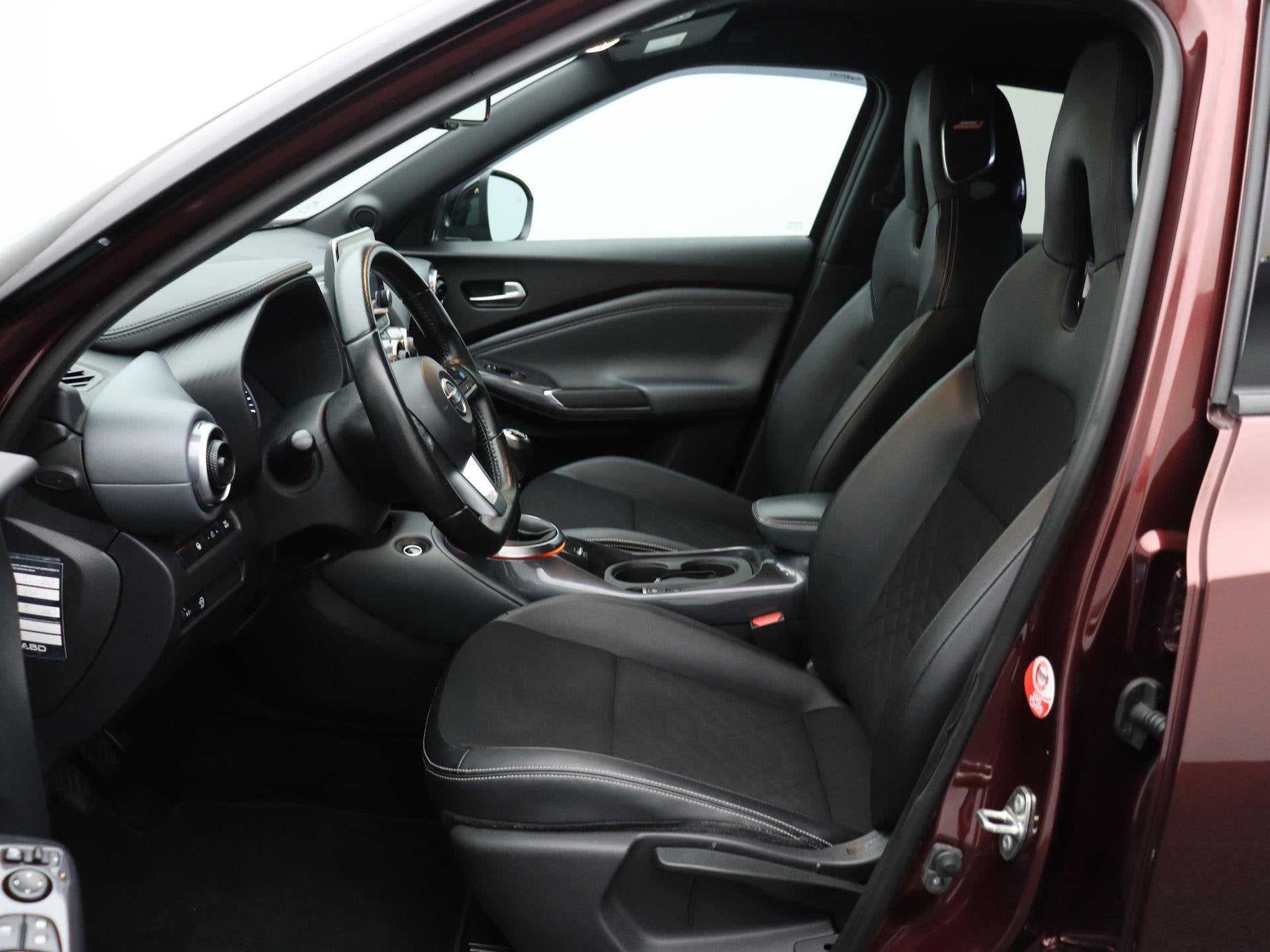 Foto 17 van Nissan Juke 1.0 DIG-T Tekna | Trekhaak | Stoelverwarming | B