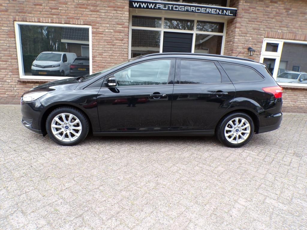 Ford Focus Wagon 1.0 Trend Edition, Auto's, Gebruikt, Navigatiesysteem, Zwart, Handgeschakeld