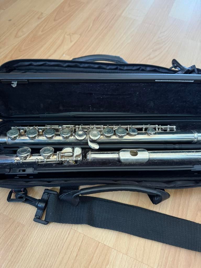 Yamaha student flute, Muziek en Instrumenten, Ophalen of Verzenden, Gebruikt, Dwarsfluit, Met koffer of tas