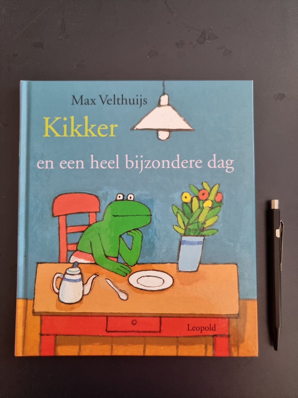 Kikker en een heel bijzondere dag - Max Velthuijs, Ophalen of Verzenden, Zo goed als nieuw, Max Velthuijs, Fictie algemeen