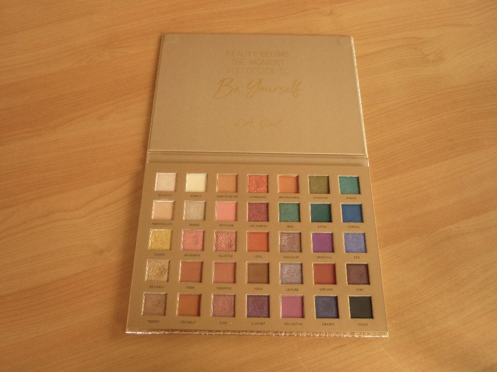 LA Girl 35 Born exclusive eyeshadow palette oogschaduw, Ophalen of Verzenden, Zo goed als nieuw, Overige kleuren, Ogen