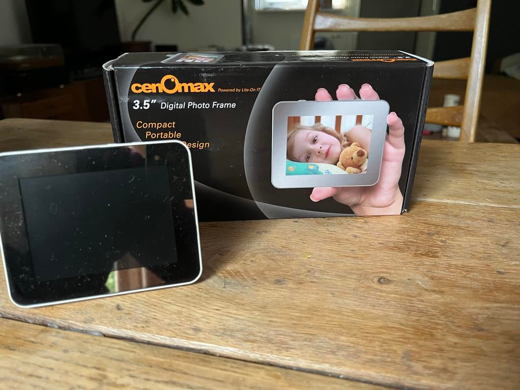 Digitaal fotolijstje - Nieuw en Compact (9x7 cm), Audio, Tv en Foto, Fotografie | Digitale fotolijsten, Ophalen of Verzenden, Nieuw