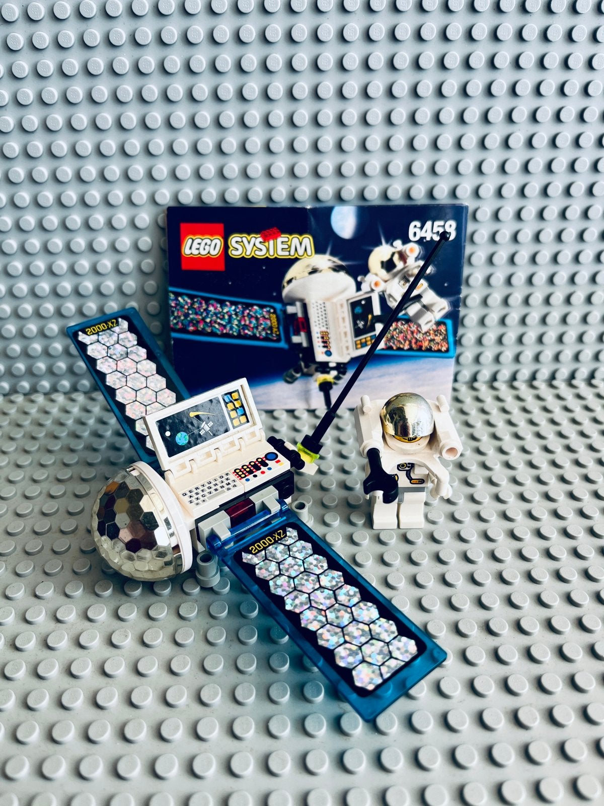 LEGO Space Port 6458 Satellite with Astronaut, Kinderen en Baby's, Gebruikt, Lego, Ophalen of Verzenden, LEGO