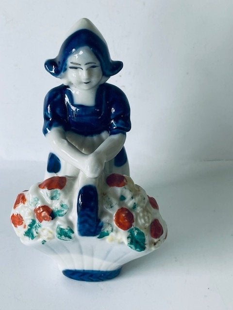 Delfts blauw multicolor beeldje. Nederlandse klederdracht, Ophalen, Zo goed als nieuw, Mens