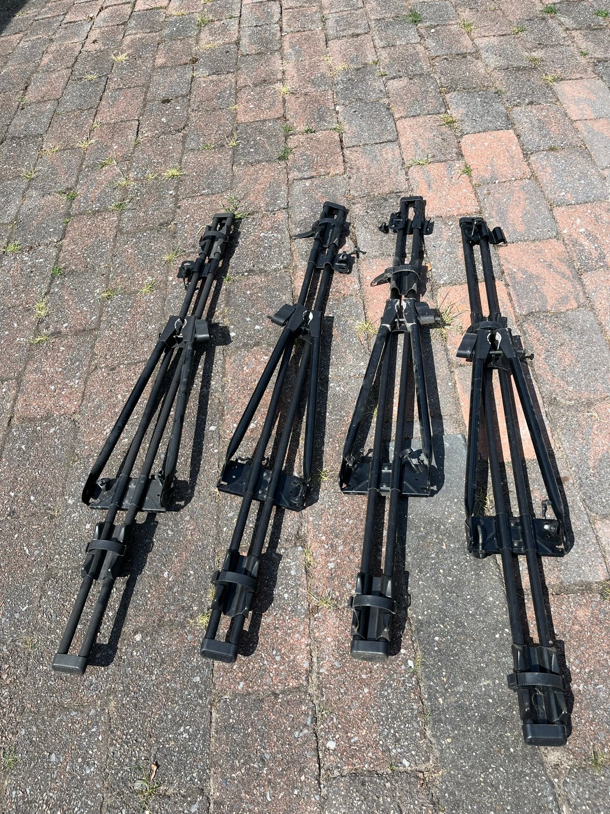 Set van 4 fietsendragers voor dakmontage, Ophalen, Gebruikt