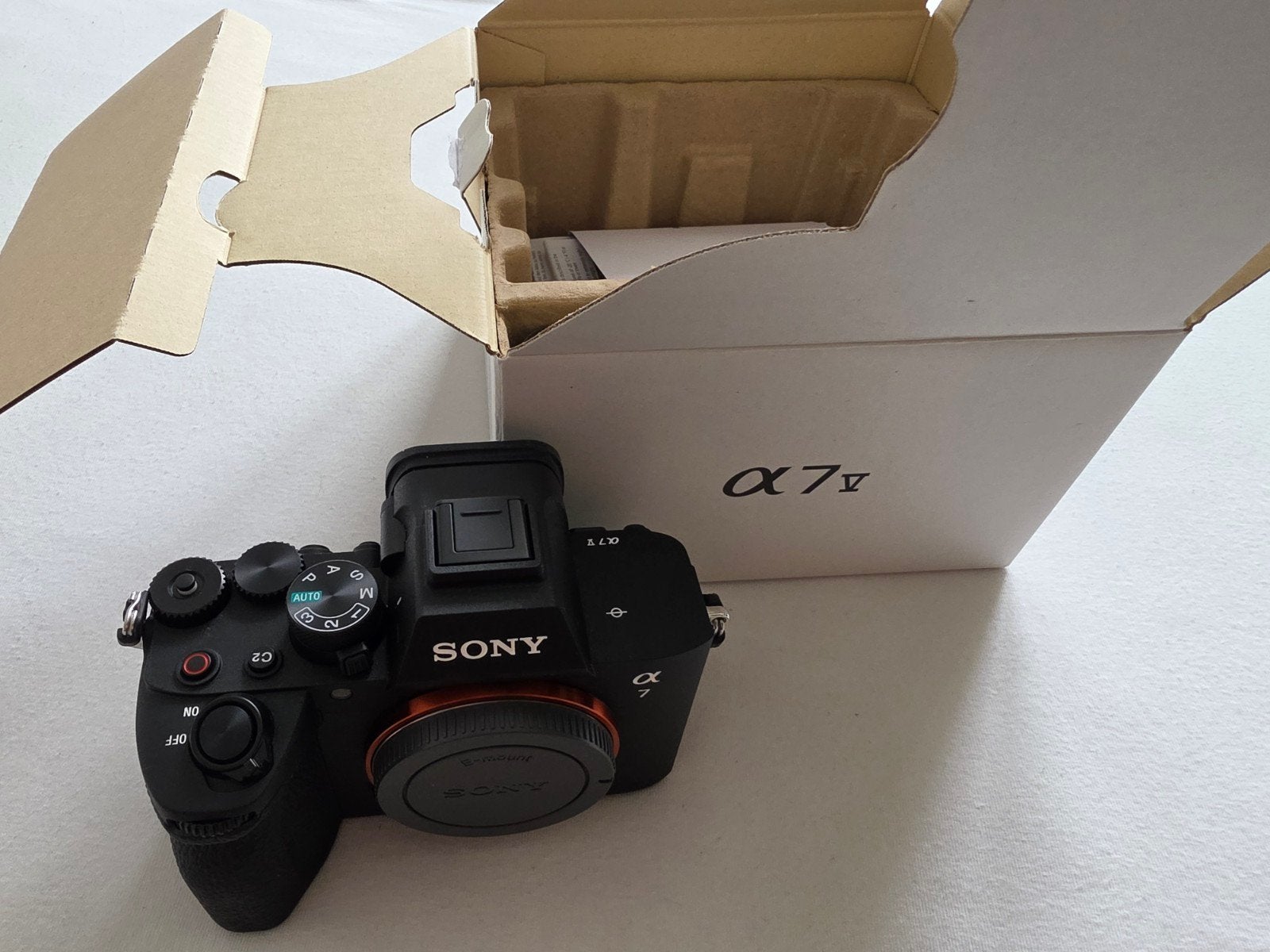 Sony A7 V Systeemcamera + FE 4/24-105G OSS Lens, Accu, Ophalen of Verzenden, Zo goed als nieuw, Sony