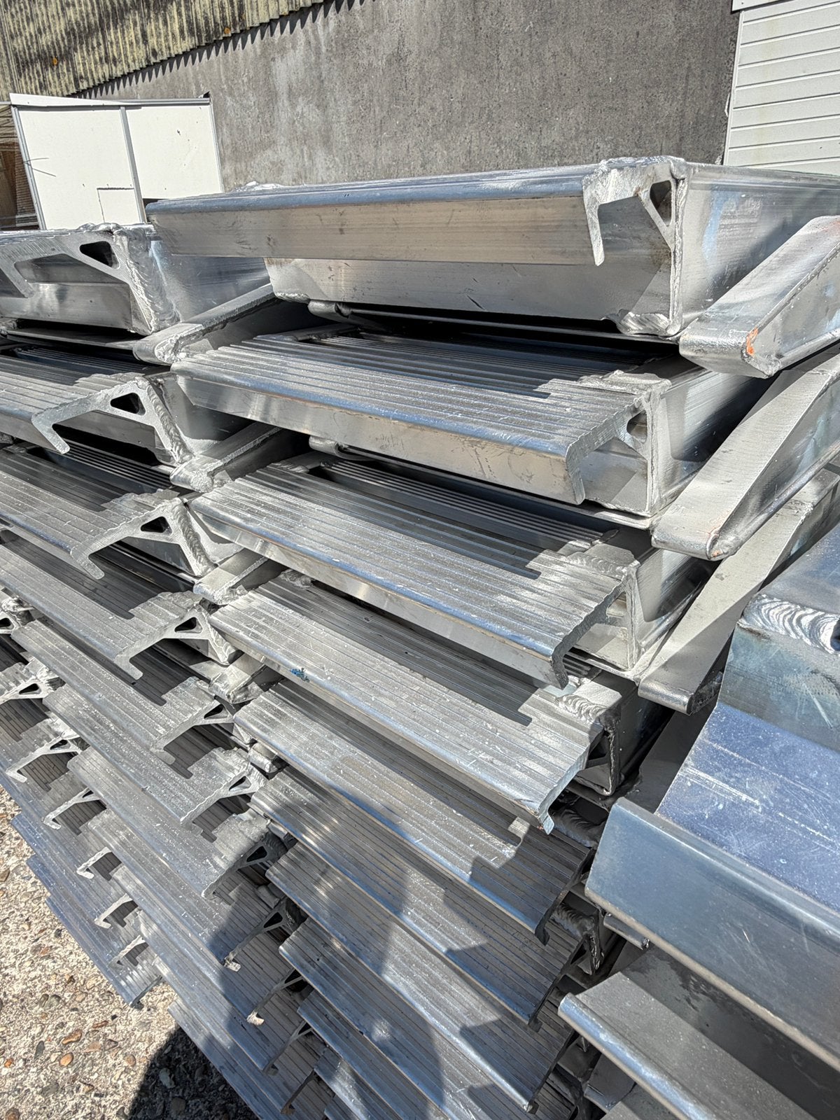 Aluminium oprijplaten 3500kg 244x75x30 verbeterde variant!!, Auto diversen, Ophalen, Nieuw