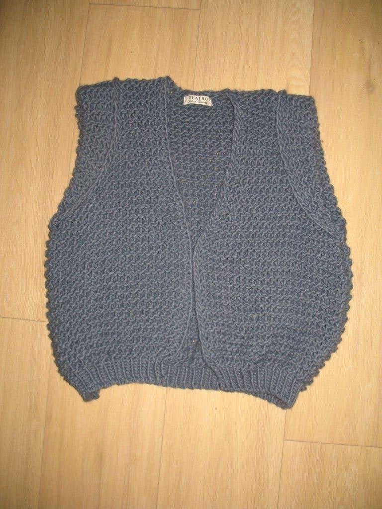Teatro Knitwear Los Gebreide Bodywarmer Jeansblauw Maat S/M, Kleding | Dames, Bodywarmers, Maat 38/40 (M), Blauw, Teatro, Nieuw