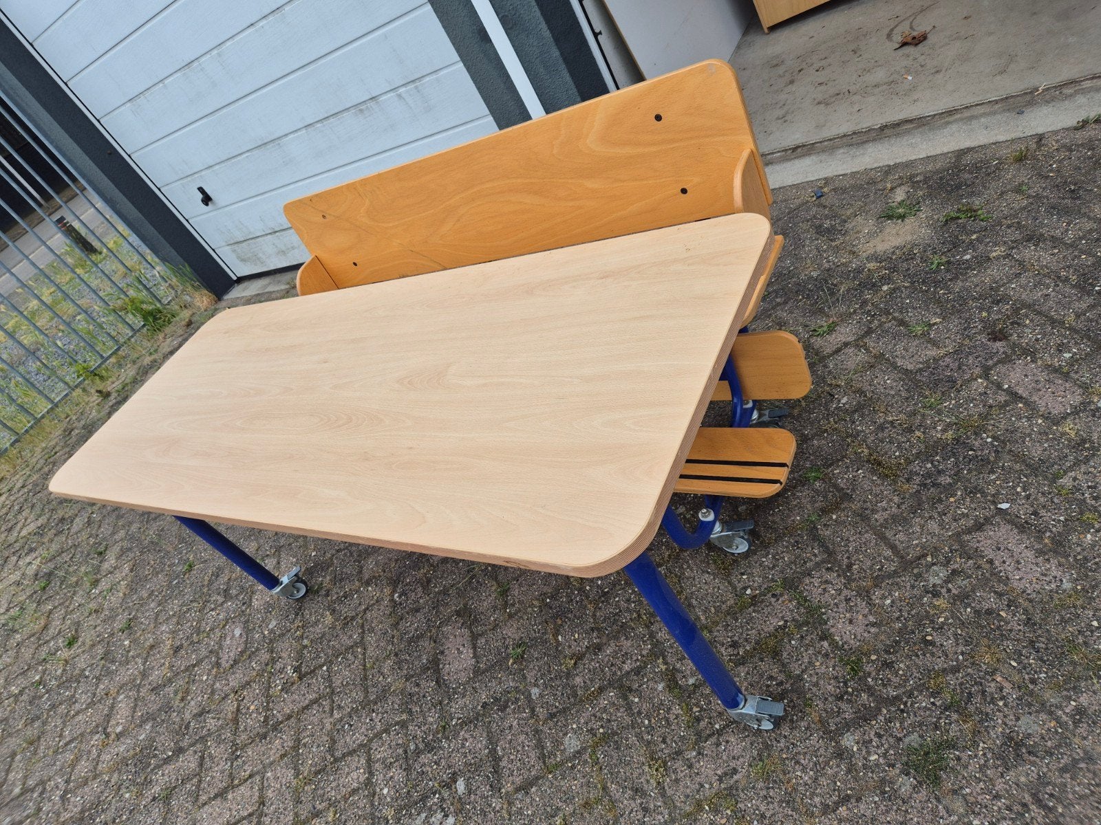 tafel met vaste bankjes, Ophalen, Gebruikt, Tafel(s)