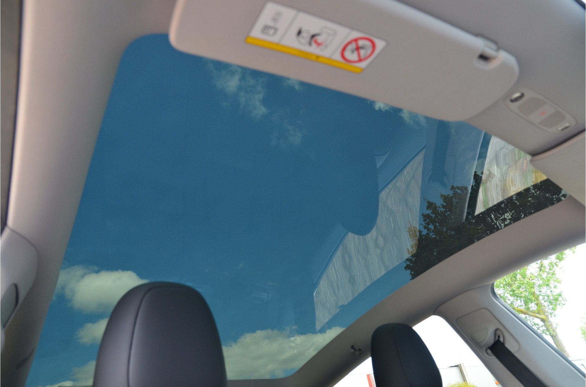 Tesla Model Y RWD 58 kWh LFP accu, Trekhaak (1.600kg), 20" A, Automaat, 12 maanden, Achterwielaandrijving, Gebruikt