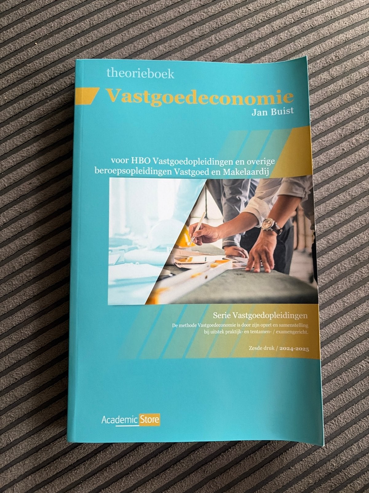 Vastgoedeconomie theorieboek - Jan Buist (HBO), Ophalen of Verzenden, Gamma, Zo goed als nieuw, HBO
