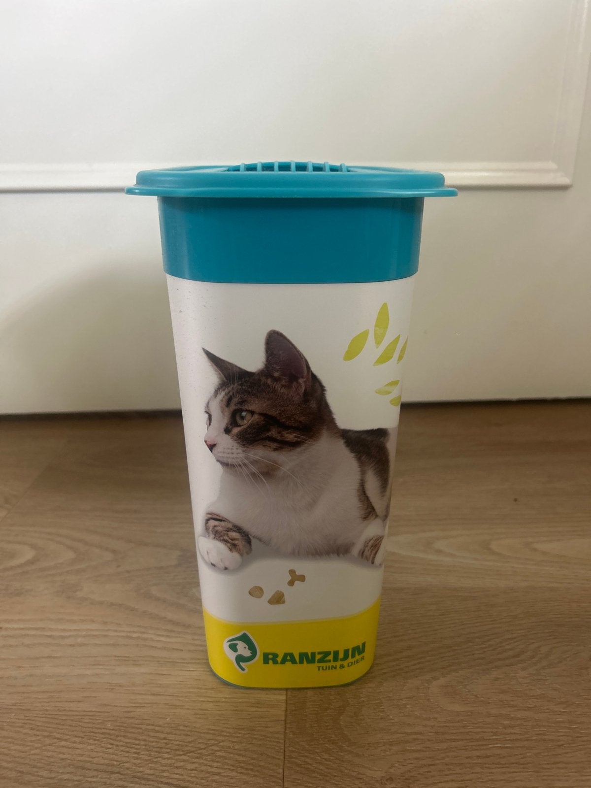 Voerton van hond of kat, 4,1 liter. Nooit gebruikt., Ophalen of Verzenden, Nieuw