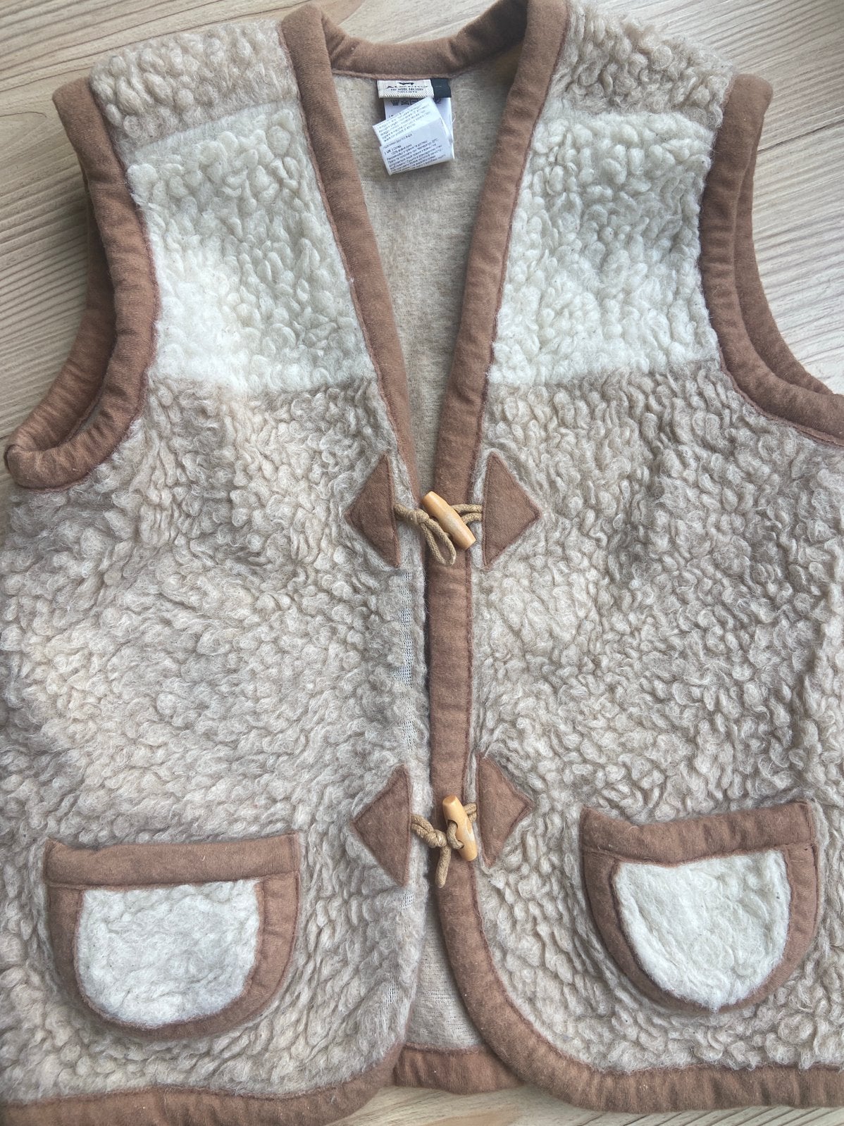Alwero gilet/bodywarmer beige 100% wol kind maat L (140/146), Ophalen of Verzenden, Gebruikt, Jongen of Meisje, Overhemd of Blouse
