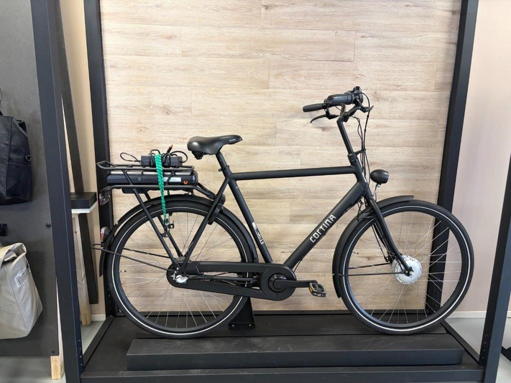 Cortina E-U1 Heren zwart 61cm 2024, Gebruikt, -, - 0
-, NL, Cortina