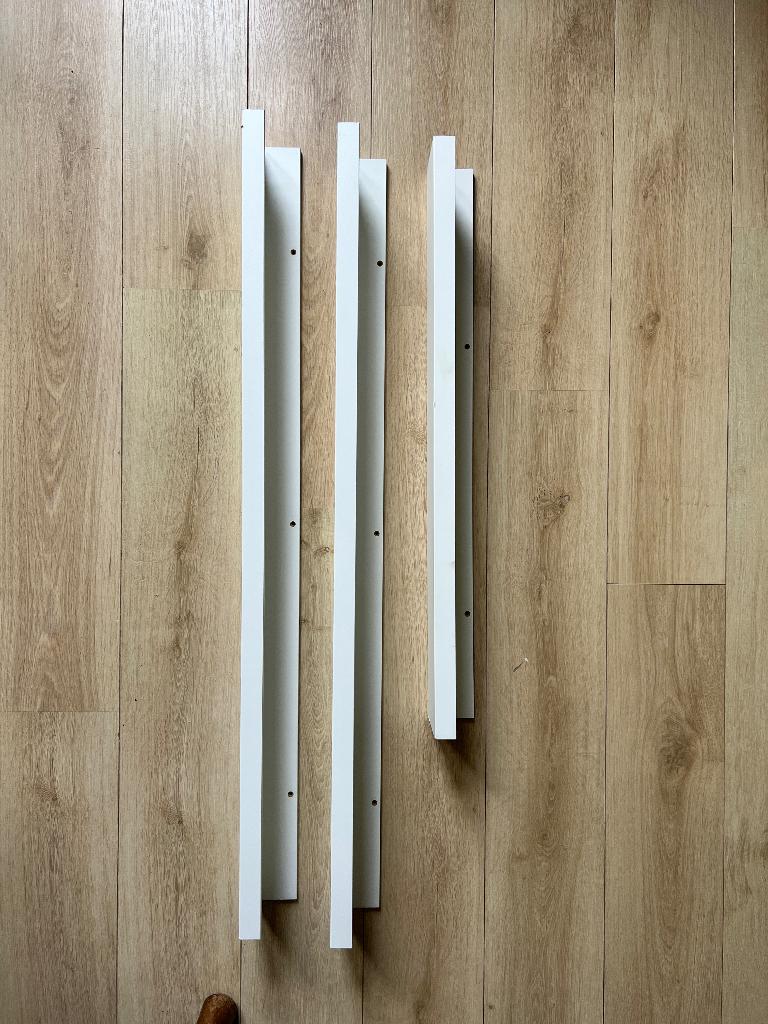Schilderijenplank IKEA Mosslanda, Huis en Inrichting, Woonaccessoires | Wandplanken en Boekenplanken, Ophalen, Gebruikt