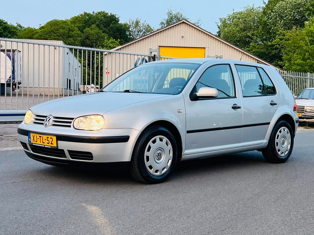 Volkswagen Golf 1.4 APK | NAP | Stuurbekr. | Uniek, Auto's, Volkswagen, Particulier, Golf, ABS, Airbags, Bluetooth, Metallic lak