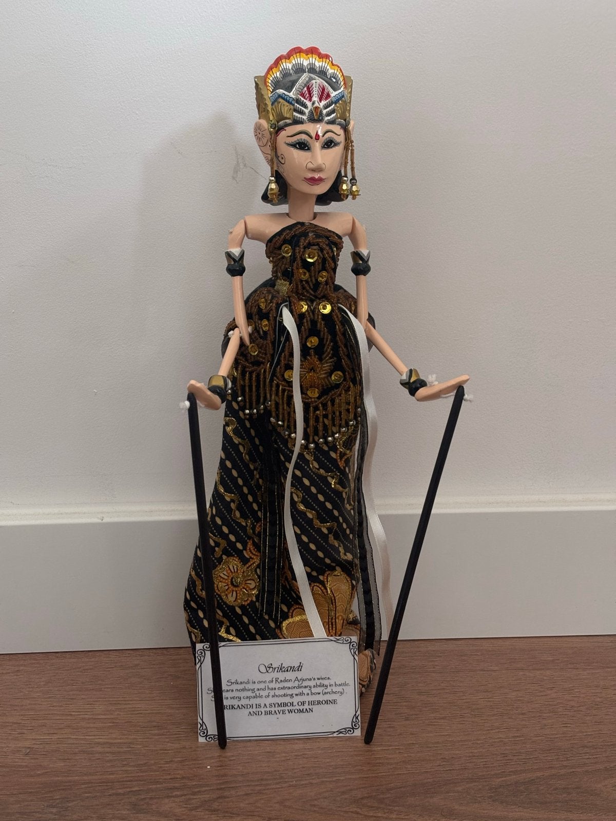 Srikandi Wayang Golek Pop - Handgemaakte Indonesische Pop, Verzamelen, Poppen, Ophalen of Verzenden, Zo goed als nieuw, Pop