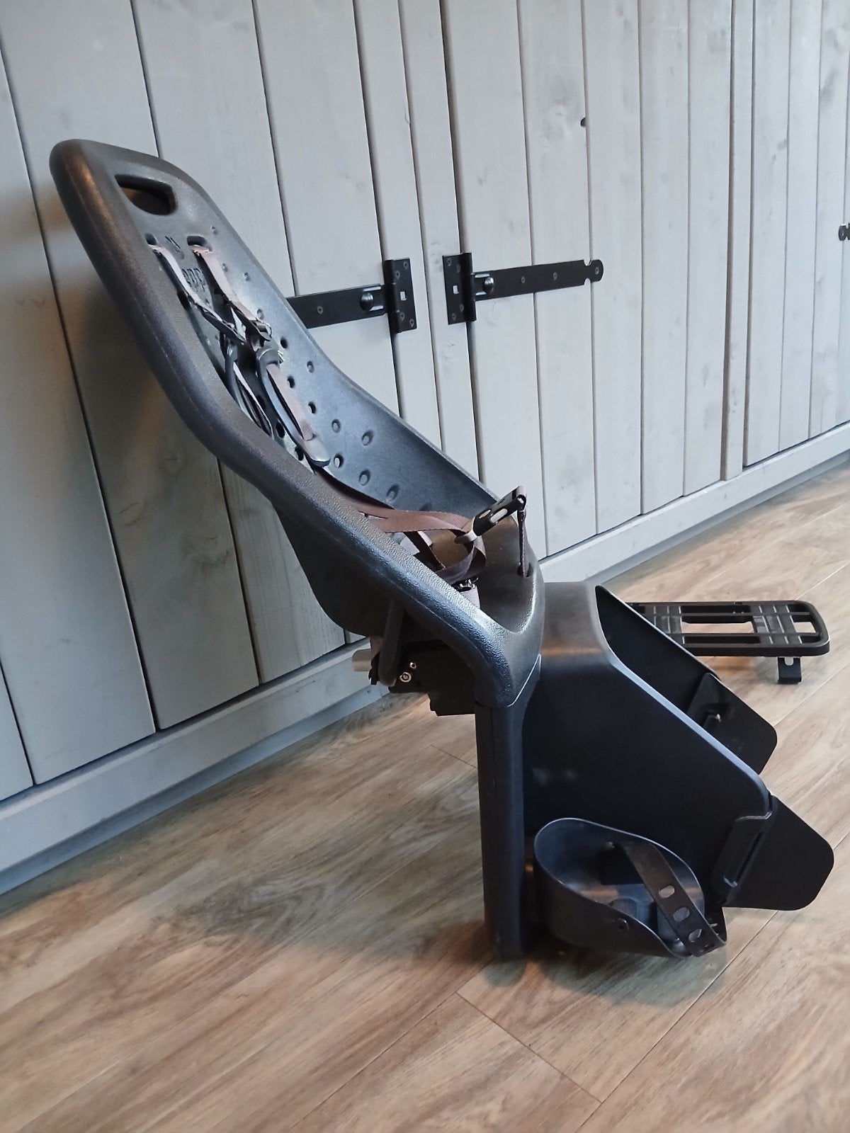 Yepp kinderzitje zwart met bagagedrager adapter, Ophalen, Achterzitje, Yepp, 9 t/m 36 kg