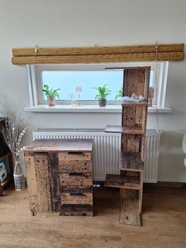 Industriële boekenkastje met een kastje-dressoir, Ophalen, Zo goed als nieuw