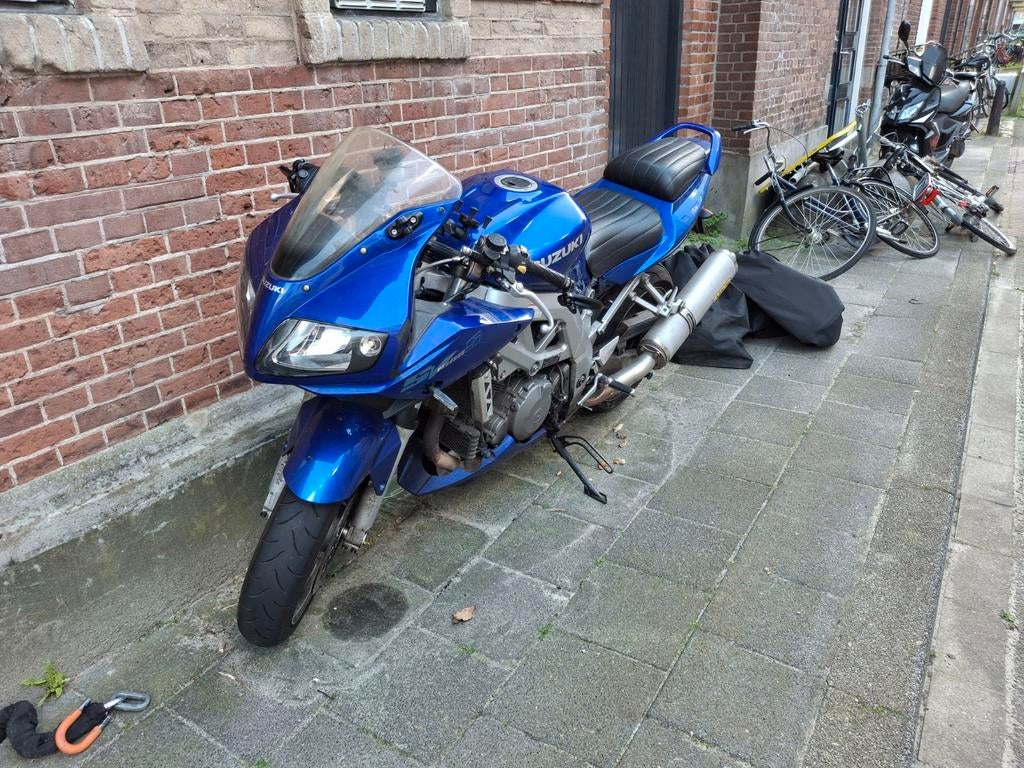 Suzuki SV1000S uit 2004 - rijklare opknapper, Particulier