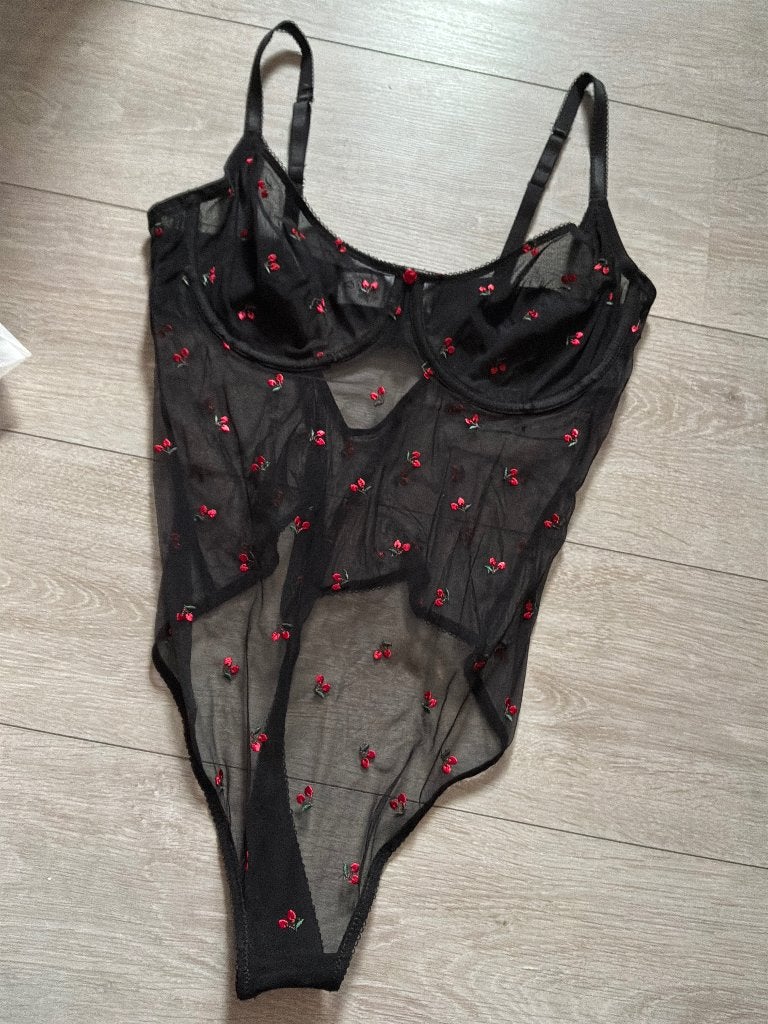 body doorschijnend met mesh en kersjes Hunkemöller 85D, Kleding | Dames, Ondergoed en Lingerie, Hunkemöller, Verzenden, Zwart