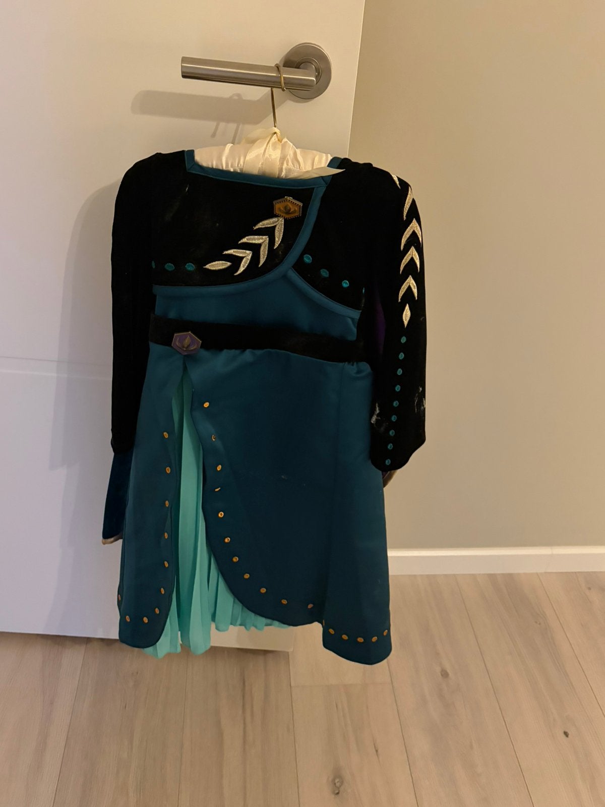 Originele Disney Store Anna Frozen 2 jurk + cape – 105/115, Ophalen, Zo goed als nieuw, 110 t/m 116, Jongen of Meisje
