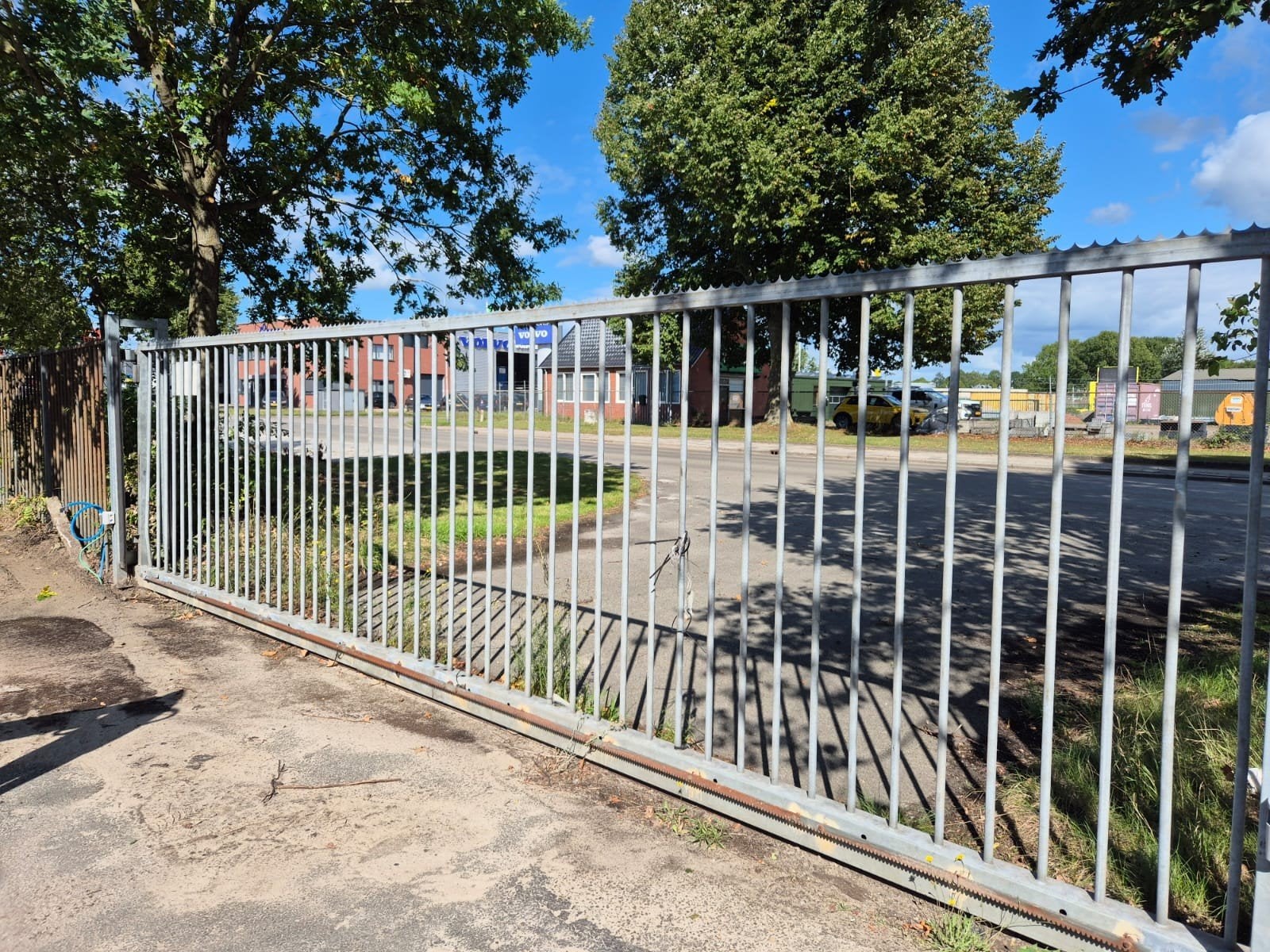 schuifpoort op rail 7x2 verzinkt met motor, Tuin en Terras, Ophalen, Met poort, Gebruikt, Spijlenhekwerk