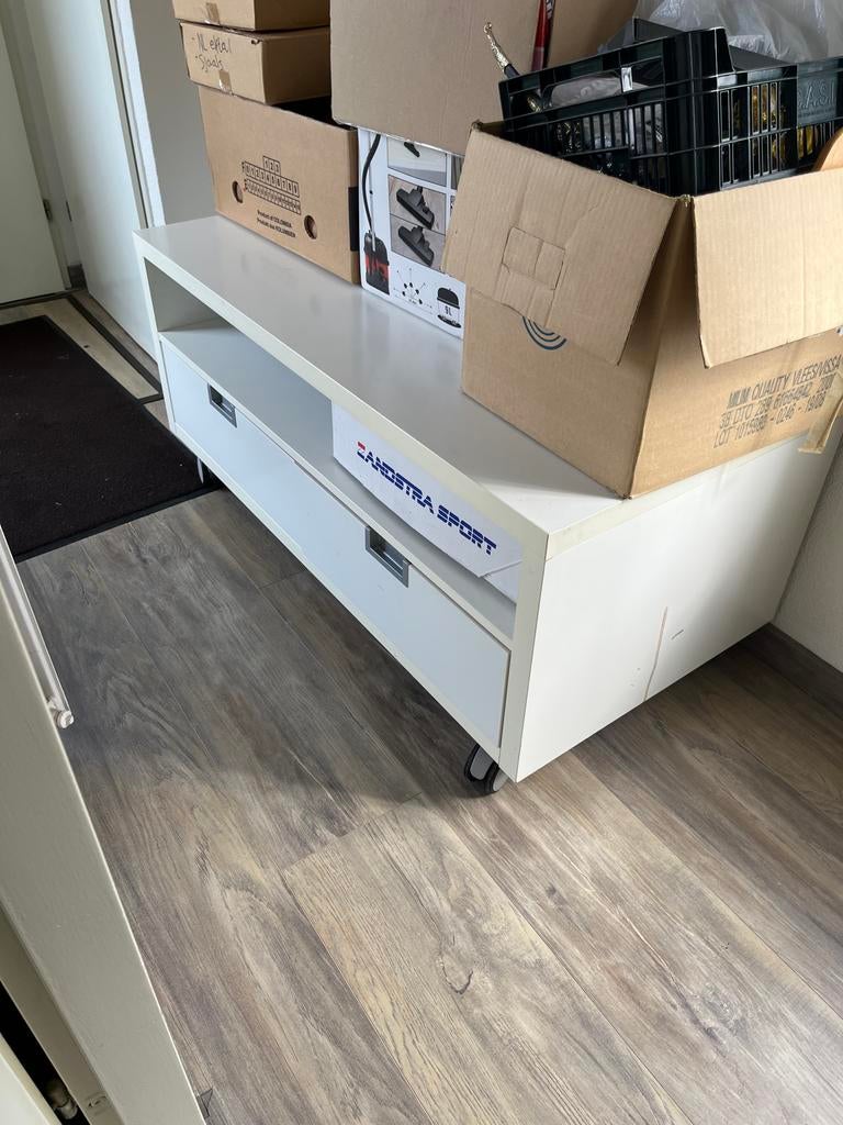 Wit tv-meubel met lades en wieltjes, Ophalen, Overige materialen, Gebruikt, 100 tot 150 cm