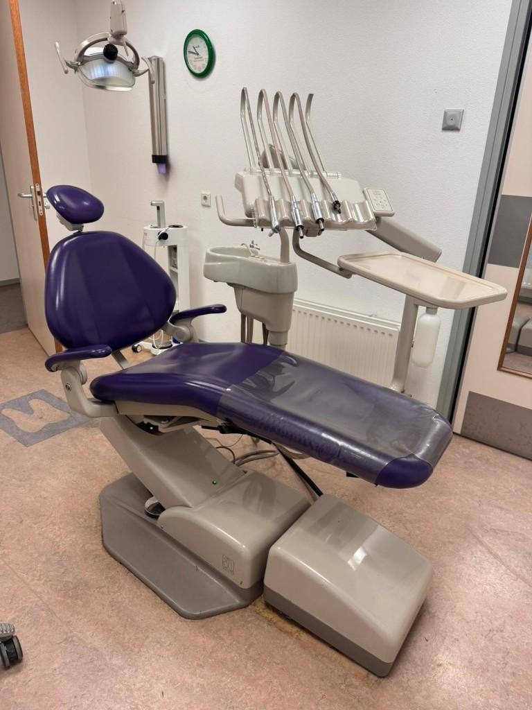 Mr Dental l ADEC l Behandelstoel (Paars) l Tandarts, Diversen, Verpleegmiddelen, Ophalen of Verzenden, Gebruikt