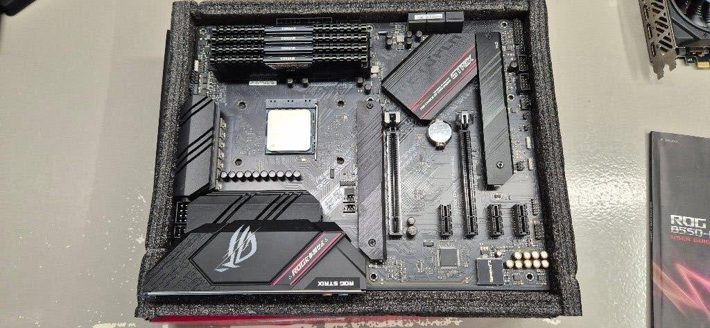 Serieuze upgrade kit — 3950X | RTX 4060 Ti 16GB | 64GB DDR4, Computers en Software, 64 GB of meer, ASUS, Virtual Reality, Ophalen of Verzenden