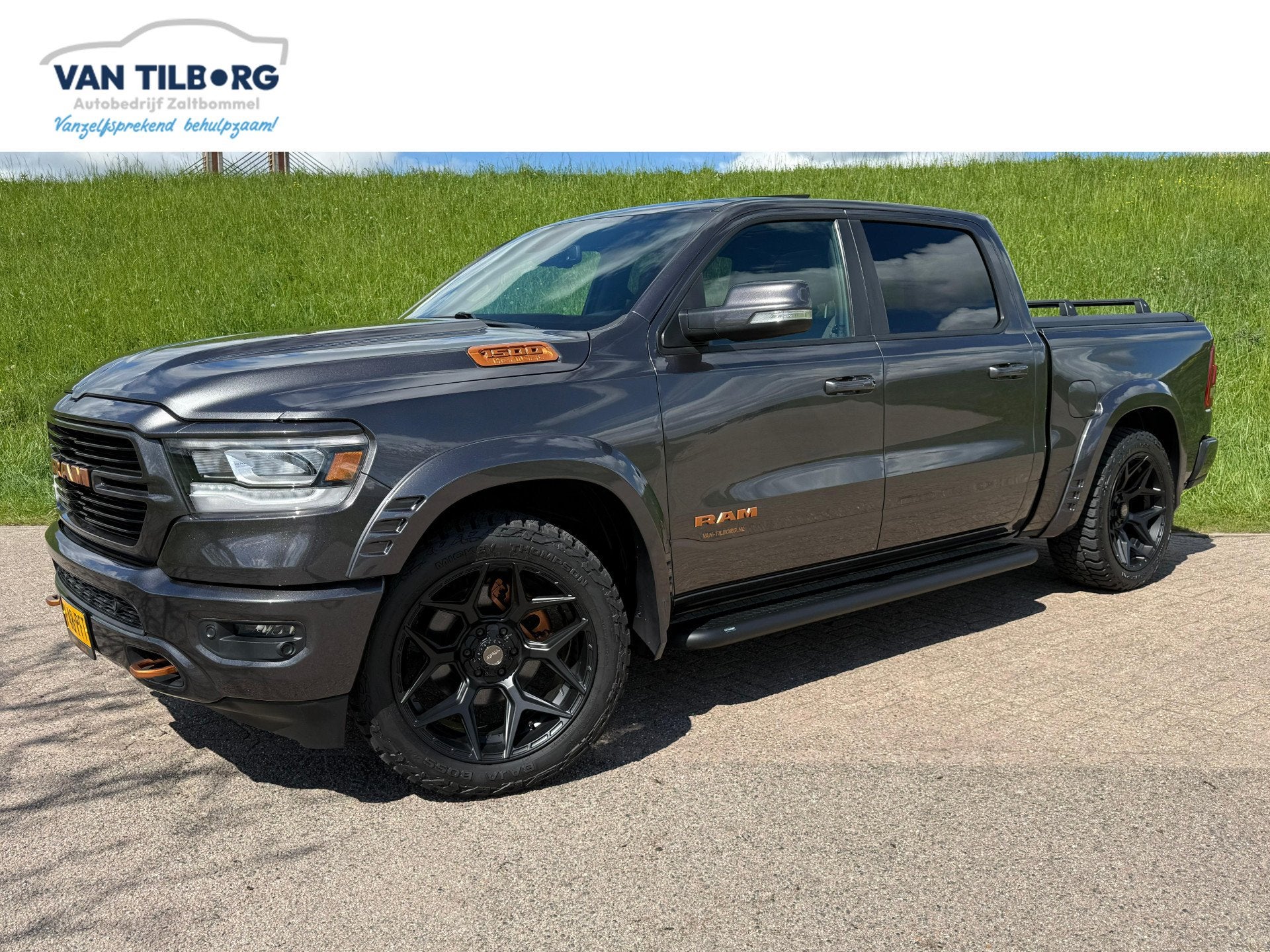 Dodge Ram 1500 5.7 HEMI V8 4x4 Crew Cab Big Horn CUSTOM COPP, Auto's, Dealer onderhouden, Gebruikt, 8 cilinders, 5654 cc