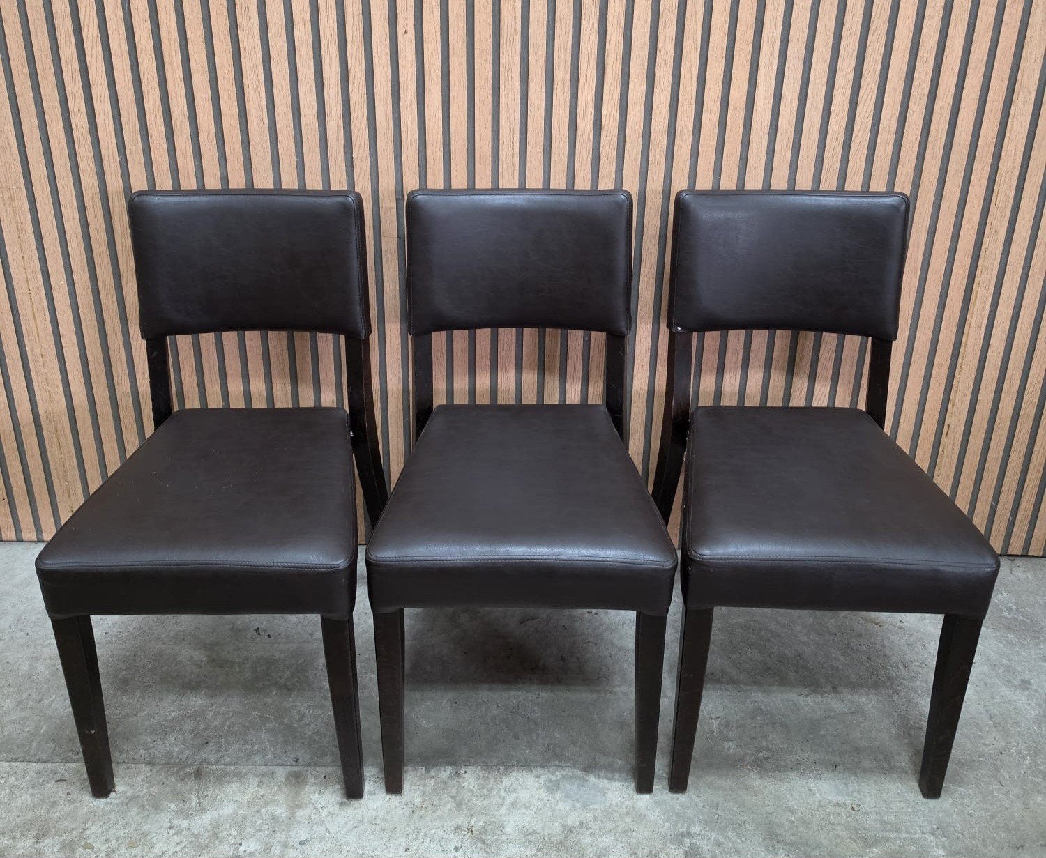 175 x cafestoelen bruin cafe bistro horeca kantine stoelen, Huis en Inrichting, Stoelen, Ophalen of Verzenden, Zo goed als nieuw