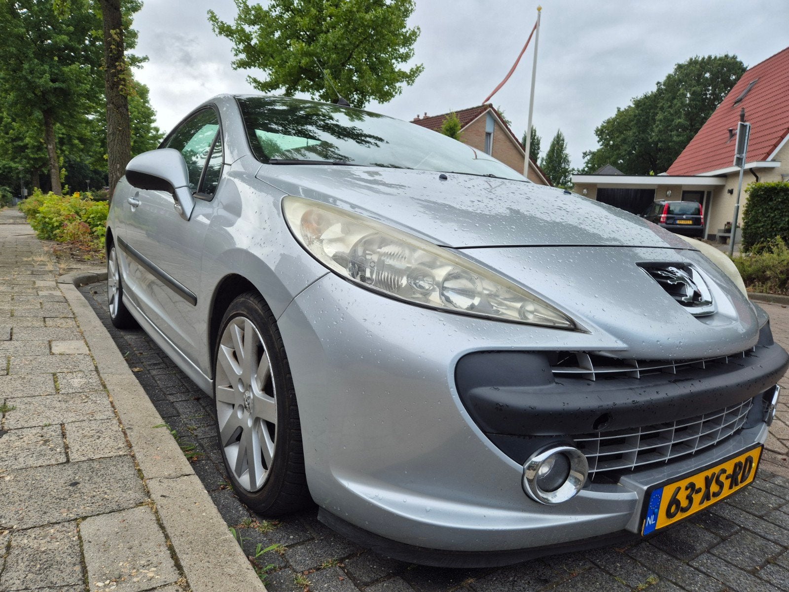 Peugeot 207 1.6 Hdif CC 2007 Grijs Cabrio, Auto's, Peugeot, Voorwielaandrijving, Zwart, Cabriolet, 4 stoelen
