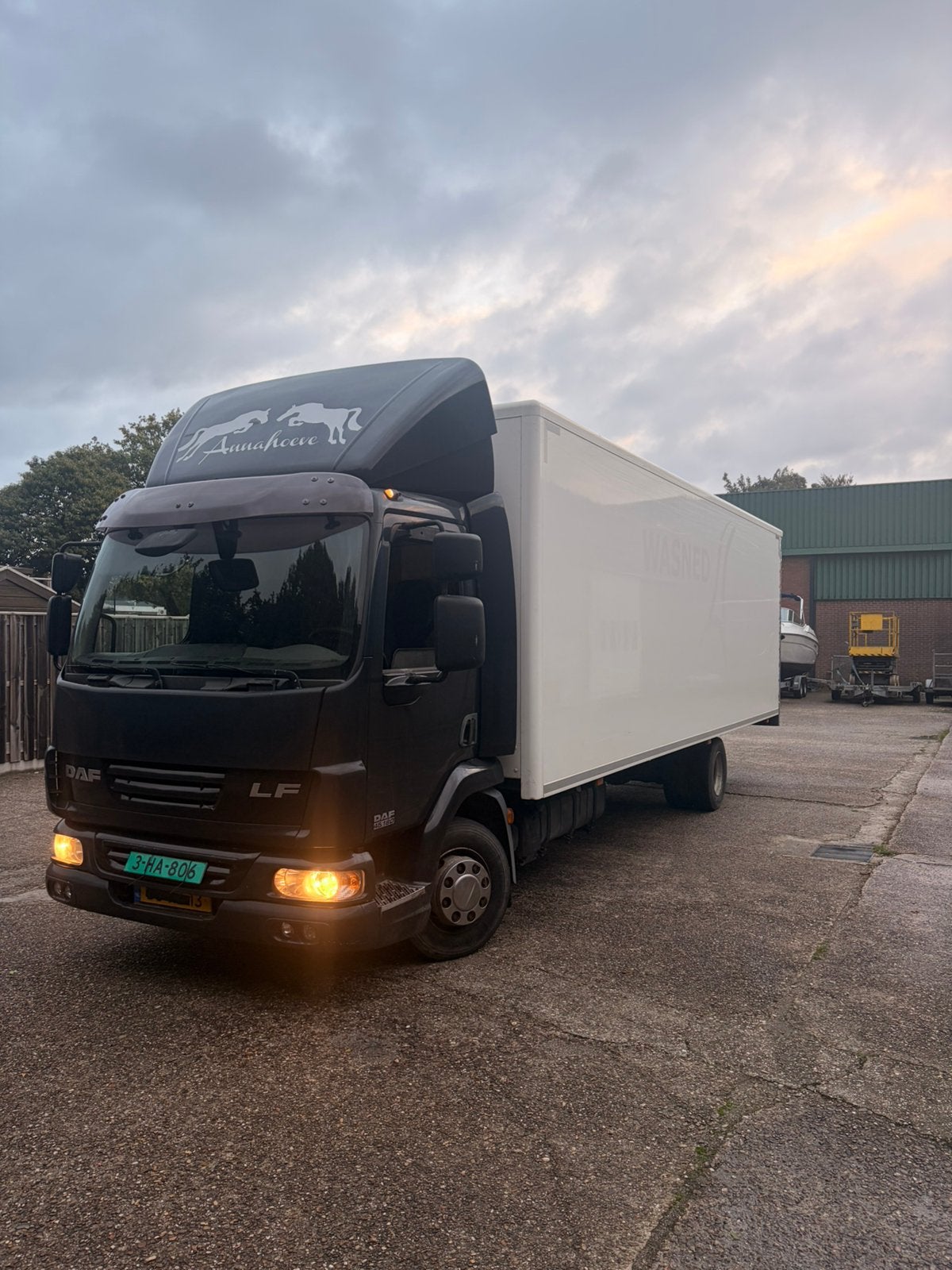 Daf lf45 bakwagen (export) airco, Euro 5, Zwart, Zwart, Particulier