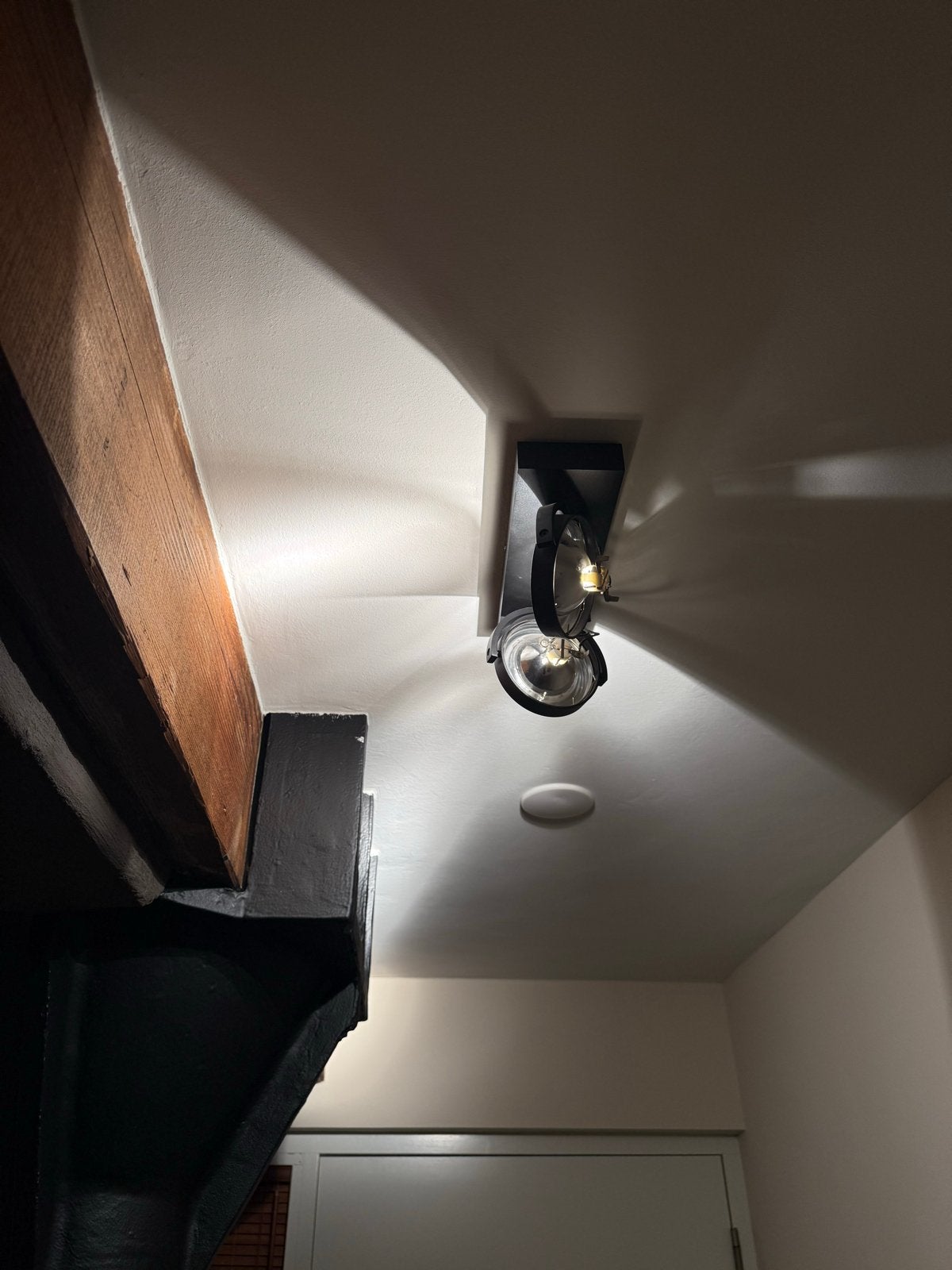 Moderne zwarte wandlamp met twee verstelbare spots, Ophalen, Zwart, E14 (klein), Zo goed als nieuw