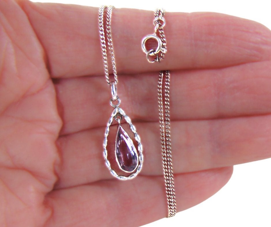 Mooie Art Deco 800 zilveren AMETHIST druppel hanger ketting!, Overige voorstellingen, Verzenden, Zo goed als nieuw, X