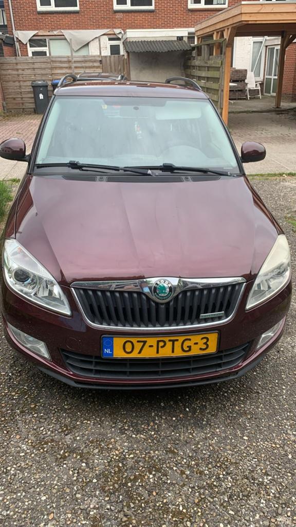 Skoda Fabia 1.2 TDI 55KW Combi 2011 Rood, Auto's, Skoda, Voorwielaandrijving, 450 kg, 1199 cc, Origineel Nederlands