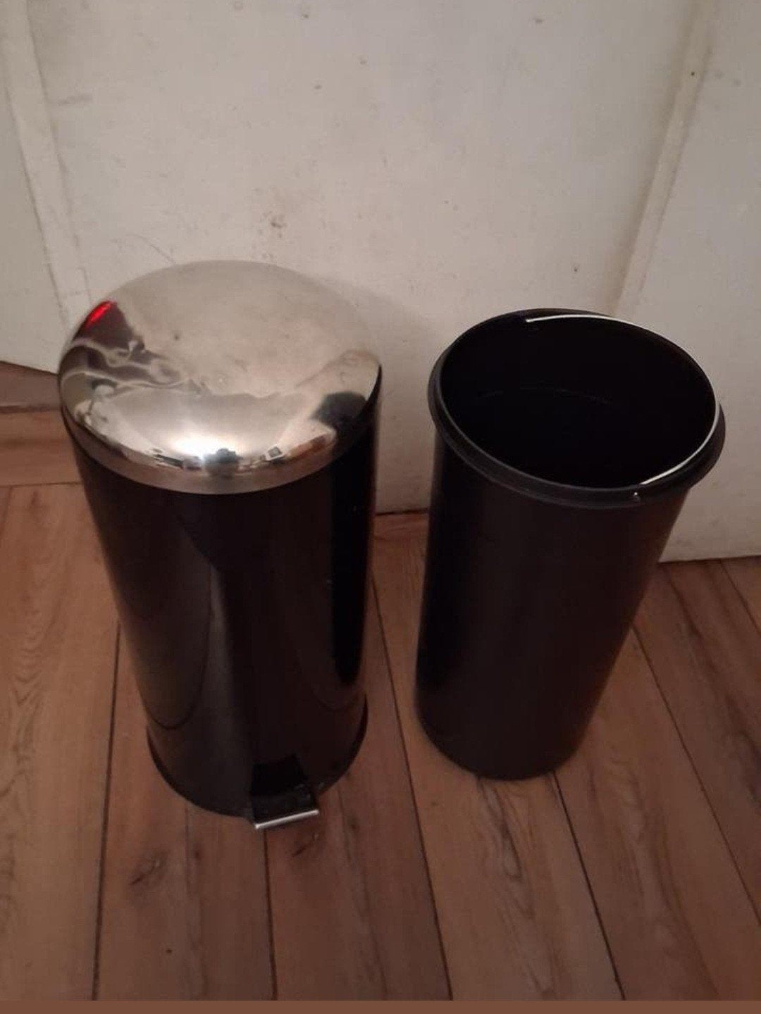 Te koop! Brabanita prullenbak met pedaal functie., Huis en Inrichting, Woonaccessoires | Prullenbakken, Ophalen, Metaal, Met pedaal