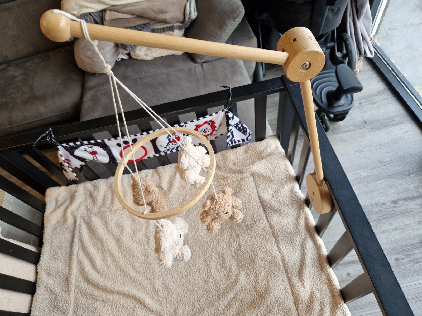 Jollein muziekmobiel houten houder en mobiel teddy bear, Kinderen en Baby's, Ophalen, Zo goed als nieuw