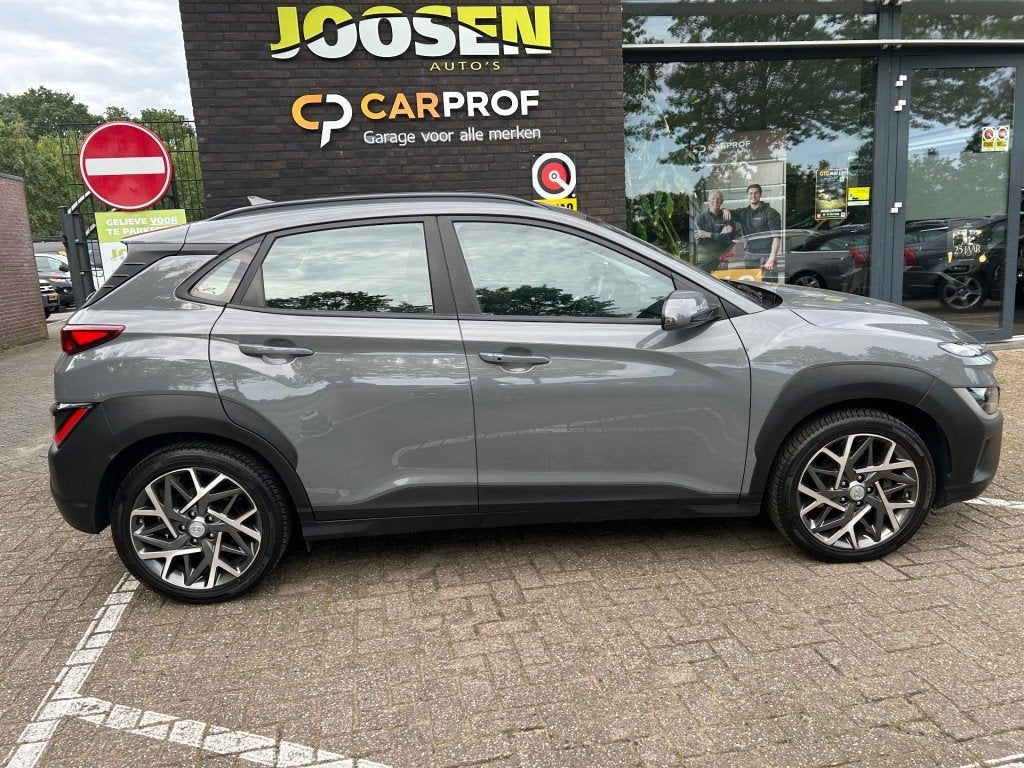 Hyundai KONA 1.6 GDI HEV PREMIUM, Auto's, Hyundai, Gebruikt, Met garantie (alle), 23 km/l, SUV of Terreinwagen