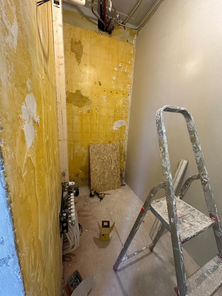 Klusjesman, Crème, 75 m² of meer, Overige typen, Nieuw