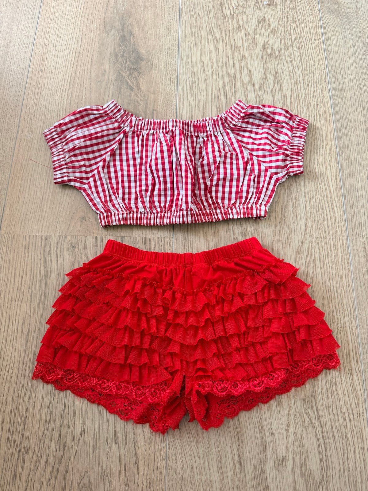 Monnalisa setje: geruite top (98) & rood broekje (92), Ophalen of Verzenden, Gebruikt, Meisje, Setje