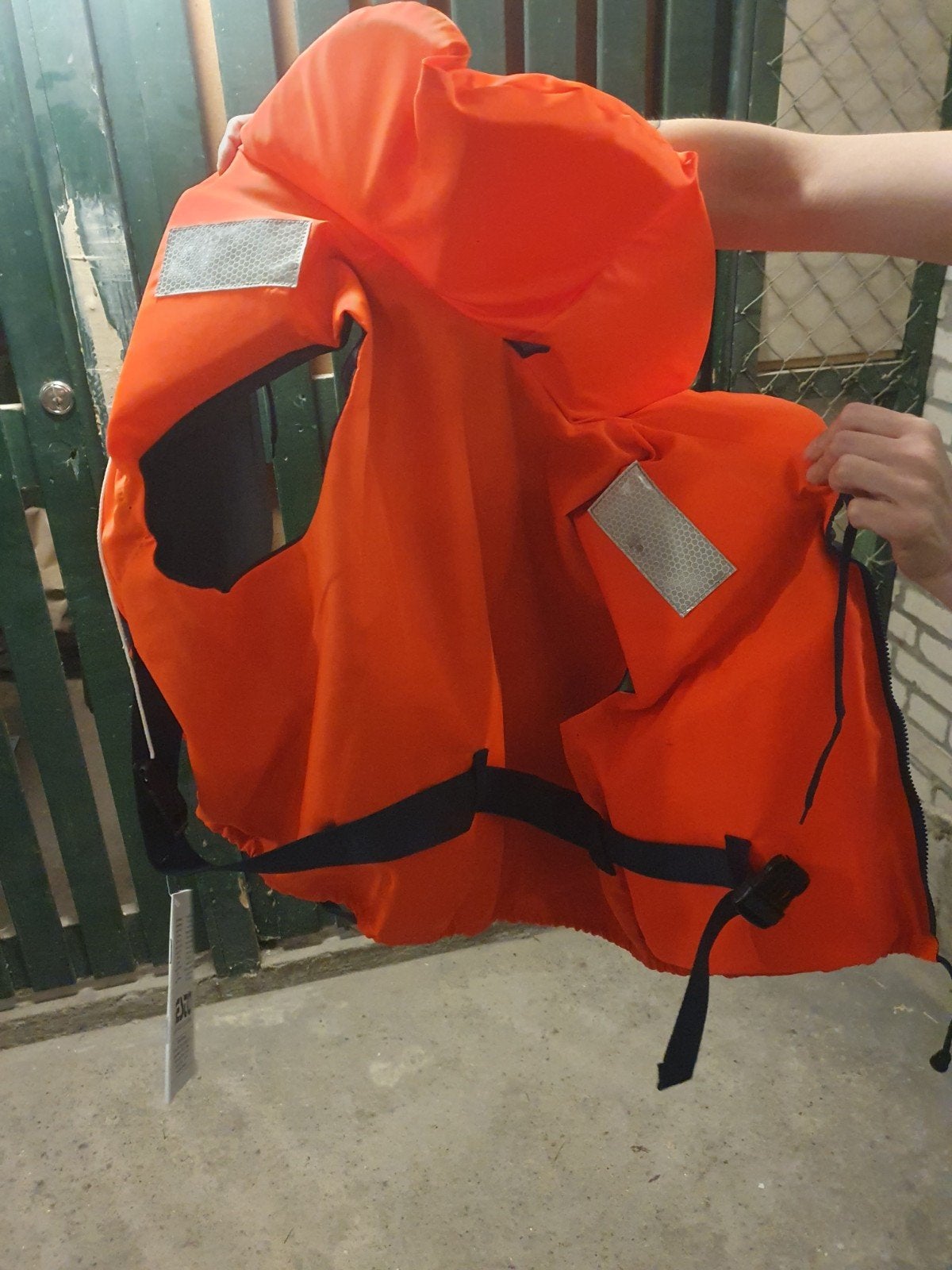 BESTO Reddingsvest Oranje - Maat Small (30-40 kg), Ophalen, Nieuw, Reddingsvest of Zwemvest, Decathlon, Besto, Compass