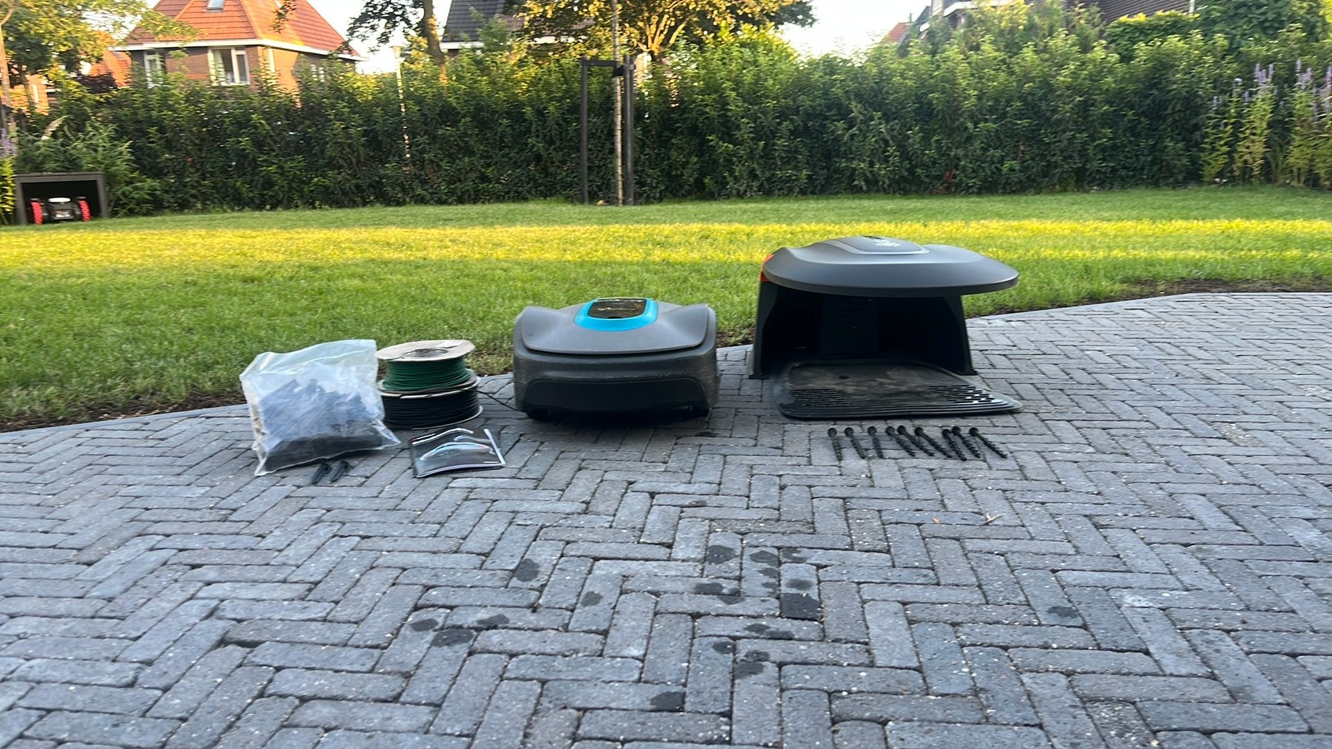 Robot maaier met garage gardena 1500 vierkantemeter, Tuin en Terras, Robotmaaiers, Ophalen