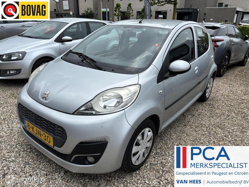Peugeot 107 1.0 Envy 5 drs airco blue tooth led dagrijlampen, Auto's, Peugeot, Voorwielaandrijving, Euro 5, Stof, Gebruikt